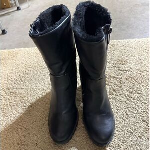 Women Express Black Boots with fur— Size 8